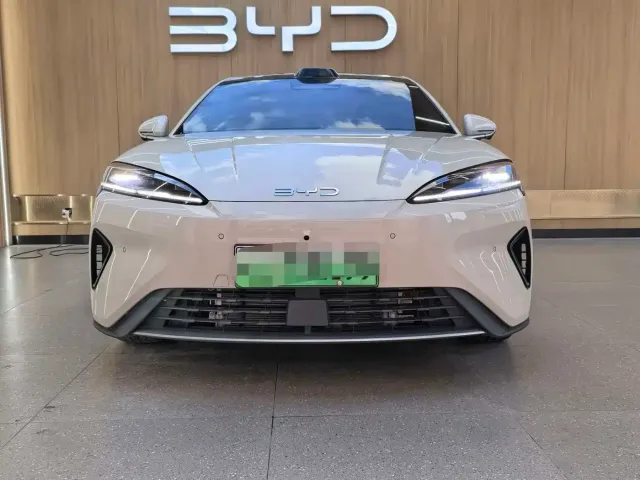 BYD Seal 07 DM-i 2026 DM-i 1.5T 230km Flagship — Фото автомобиля 9