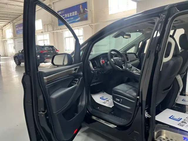 GAC Trumpchi M8 — Фото автомобиля 11