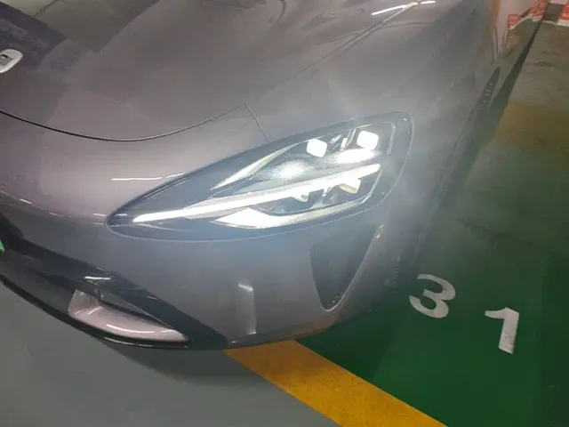 Xiaomi SU7 — Фото автомобиля 23
