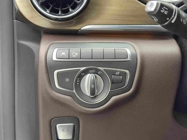 Mercedes-Benz V-Class — Фото автомобиля 19