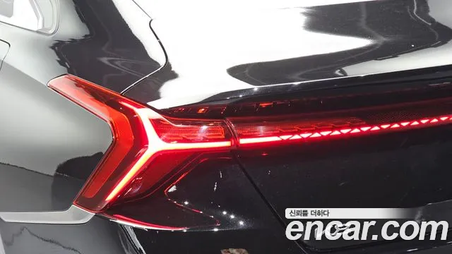 Kia K8 K8 Hybrid — Фото автомобиля 8