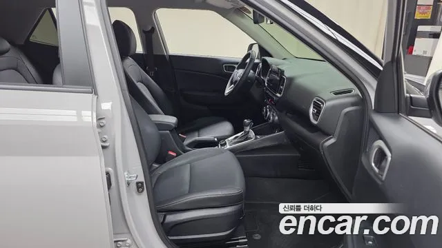 Hyundai Venue — Фото автомобиля 17