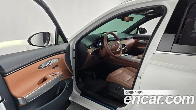 Genesis GV70 — Фото автомобиля 15