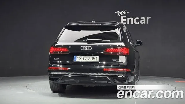 Audi Q7 55 TFSI quattro Premium — Фото автомобиля 4