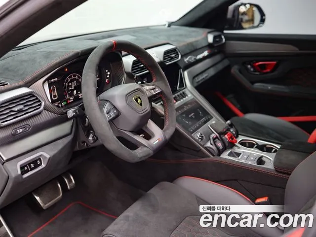 Lamborghini Urus — Фото автомобиля 7