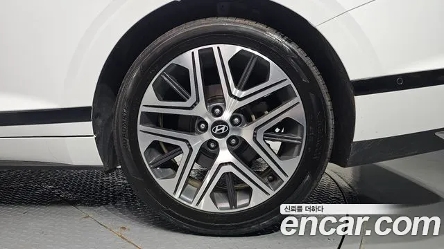 Hyundai Grandeur GN7 — Фото автомобиля 6