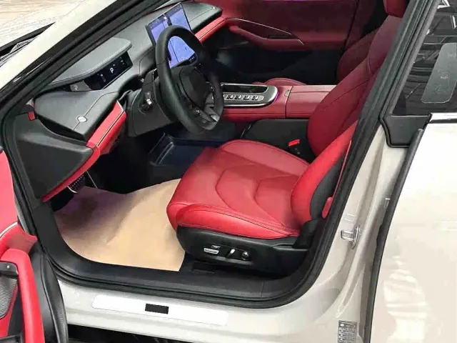 Xiaomi SU7 — Фото автомобиля 5