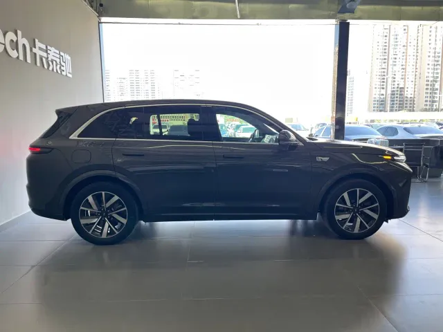 Li Auto L7 — Фото автомобиля 7