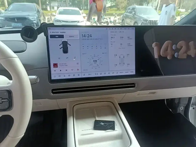 Li Auto Li Auto i6 2025 2WD Base Model — Фото автомобиля 12