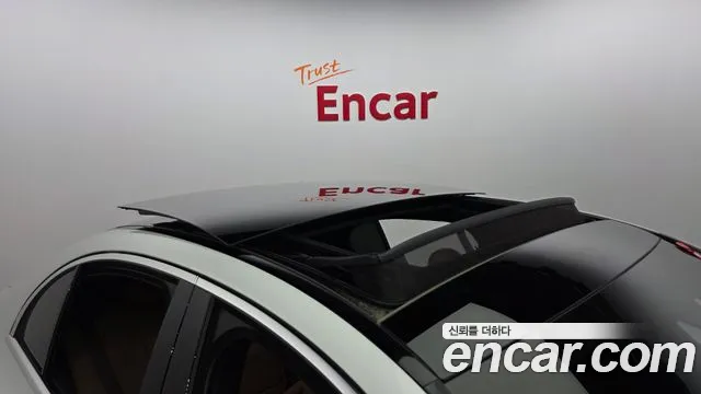 Mercedes-Benz E-Class — Фото автомобиля 20