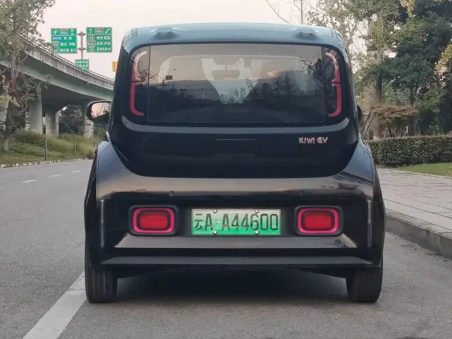 Baojun KiWi EV — Фото автомобиля 15