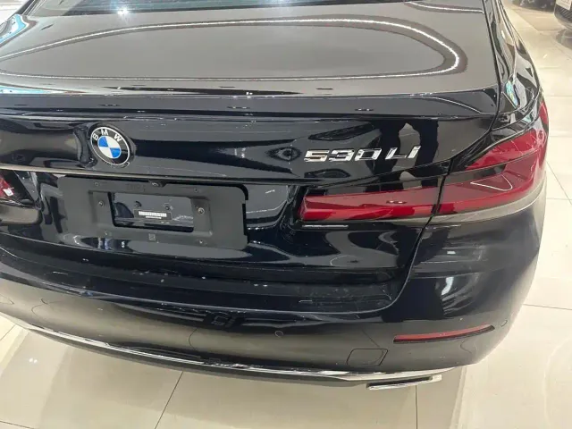 BMW 5 Series — Фото автомобиля 13