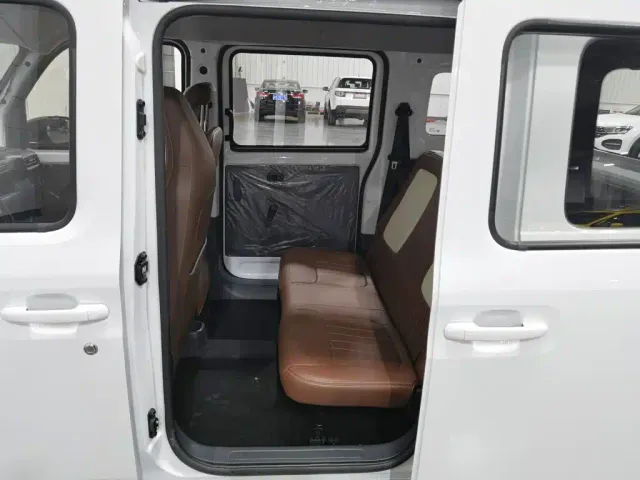 Wuling Zhiguang NEV — Фото автомобиля 15
