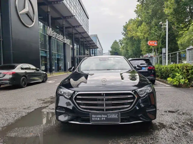 Mercedes-Benz E-Class — Фото автомобиля 5