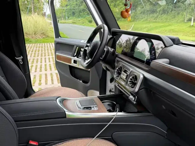 Mercedes-Benz G-Class — Фото автомобиля 11