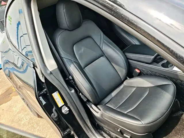 Tesla Model Y — Фото автомобиля 24