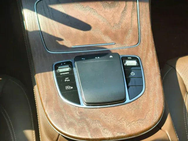 Mercedes-Benz E-Class — Фото автомобиля 10