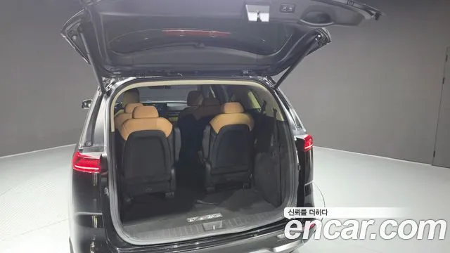 Kia Carnival Generation 4 — Фото автомобиля 20