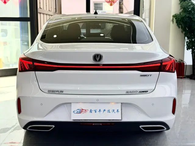 Changan Eado — Фото автомобиля 9