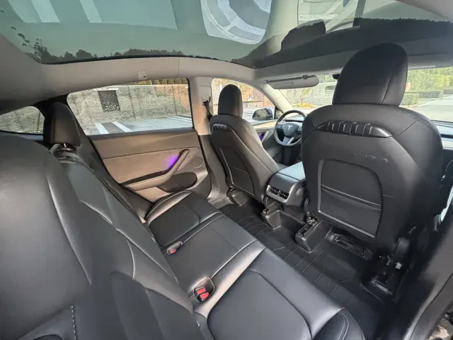 Tesla Model Y — Фото автомобиля 10