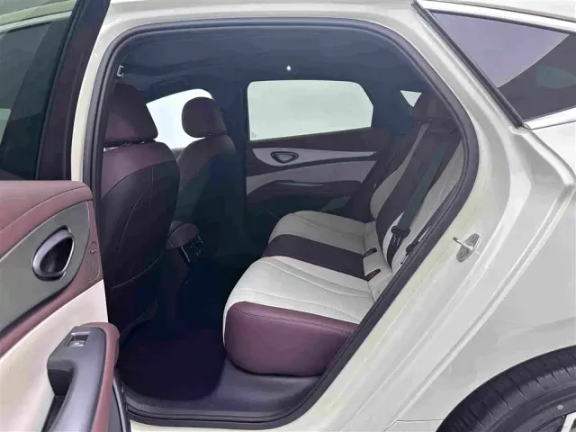 BYD Seal 07 DM-i — Фото автомобиля 19