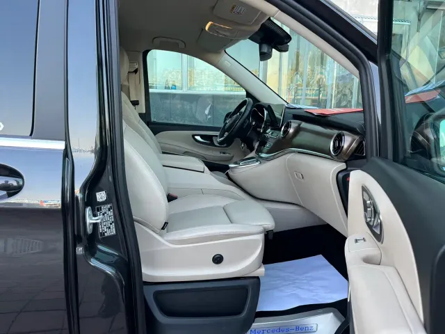 Mercedes-Benz V-Class — Фото автомобиля 27