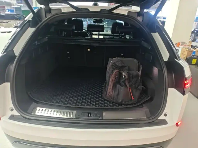Land Rover Range Rover Velar — Фото автомобиля 18
