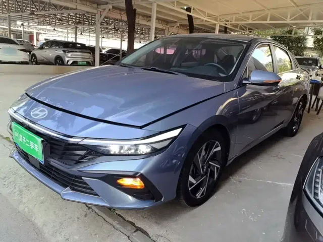 Фотография автомобиля — Hyundai Elantra