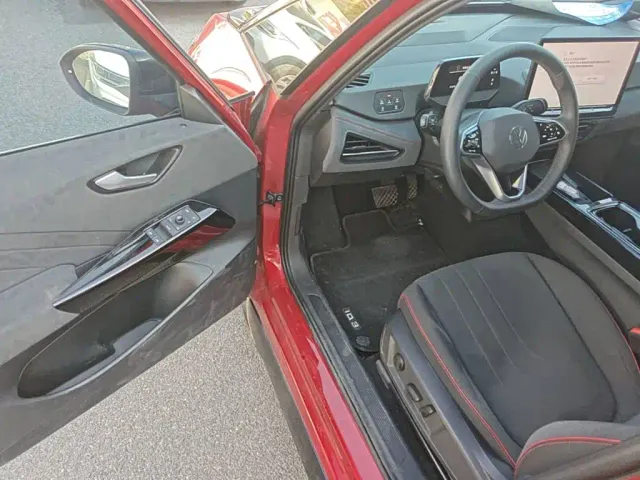 Volkswagen ID.3 — Фото автомобиля 15