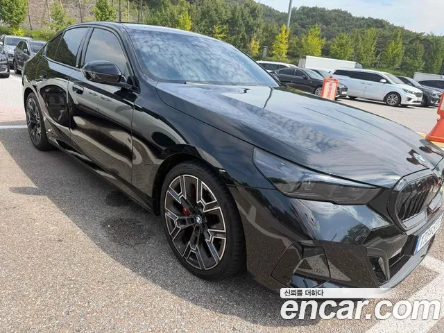 BMW 5 Series G60 — Фото автомобиля 17