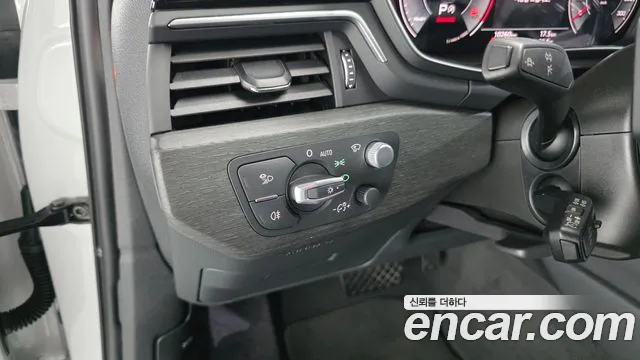Audi A4 45 TFSI quattro Premium — Фото автомобиля 28