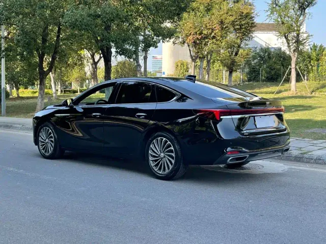 Buick LaCrosse — Фото автомобиля 6
