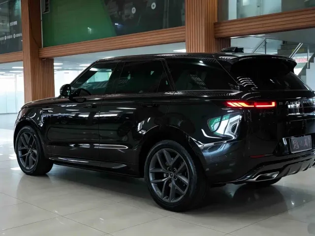 Land Rover Range Rover Sport — Фото автомобиля 4