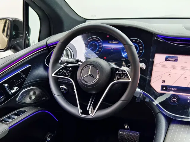 Mercedes-Benz EQS SUV — Фото автомобиля 14