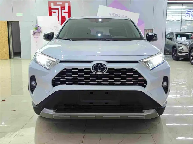 Toyota RAV4 — Фото автомобиля 2