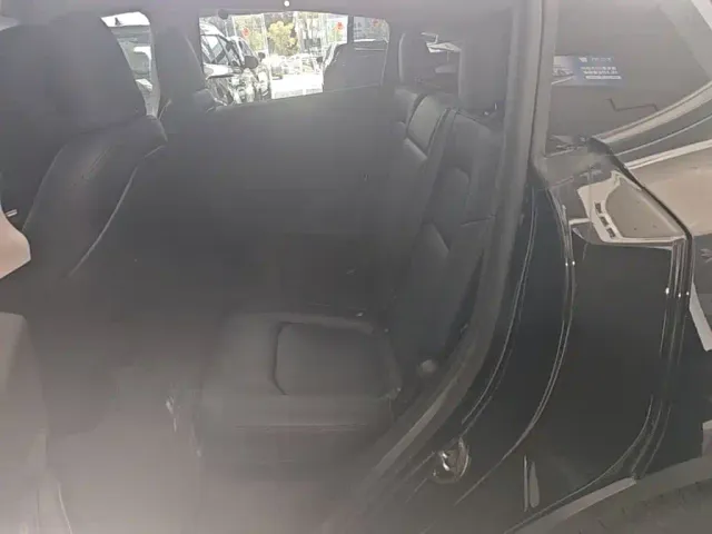 Tesla Model Y — Фото автомобиля 16