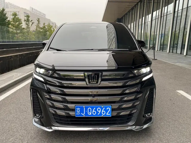 Toyota Vellfire — Фото автомобиля 6
