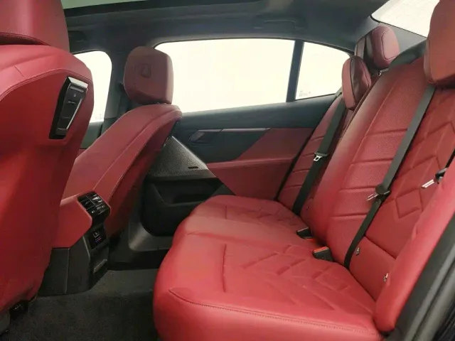BMW 5 Series — Фото автомобиля 3