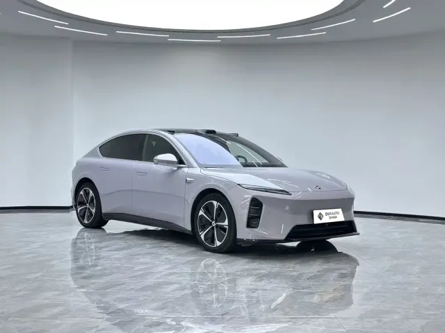 Nio ET5 — Фото автомобиля 6