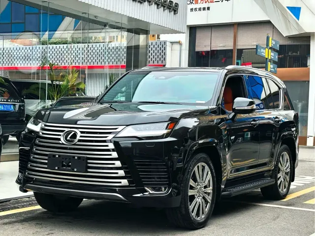 Фотография автомобиля — Lexus LX