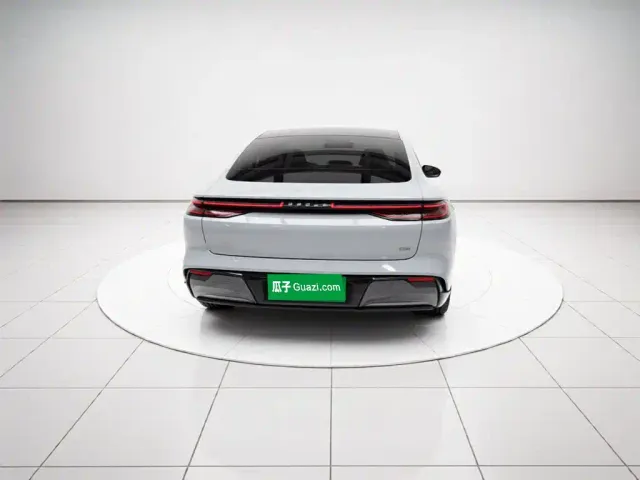Geely Galaxy E8 — Фото автомобиля 5