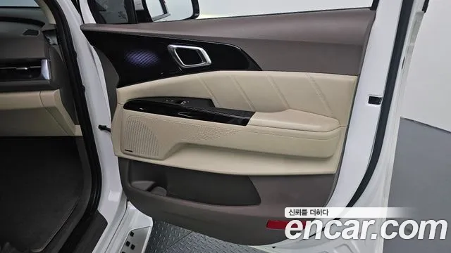 Kia Carnival Generation 4 — Фото автомобиля 14