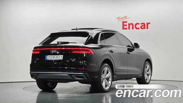 Audi Q8 — Фото автомобиля 2
