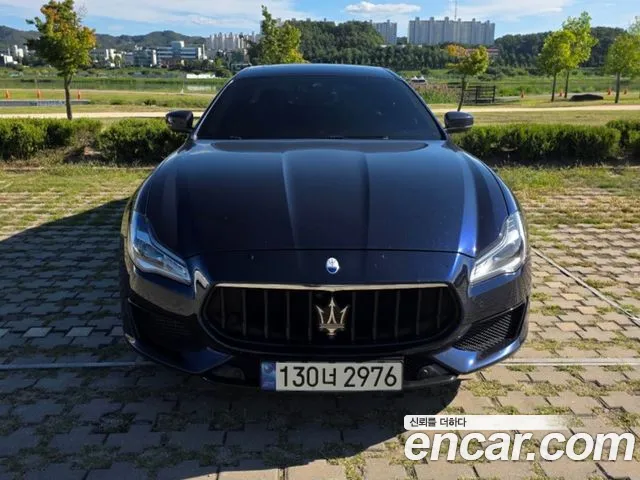 Maserati Quattroporte — Фото автомобиля 3