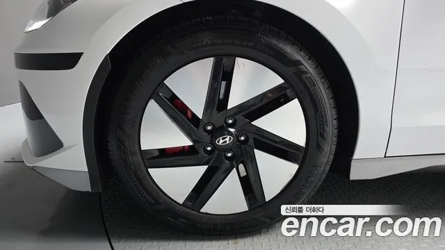 Hyundai Ioniq6 — Фото автомобиля 5