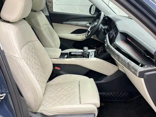 Audi Q6 — Фото автомобиля 14