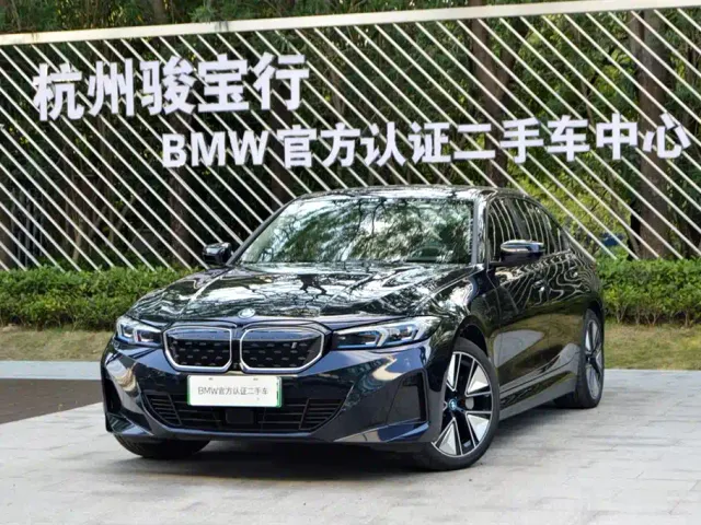 Фотография автомобиля — BMW i3