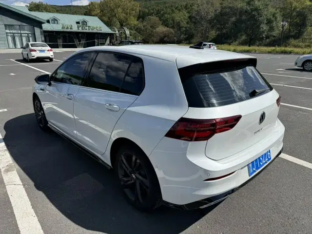 Volkswagen Golf — Фото автомобиля 6