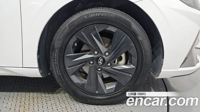 Hyundai Avante CN7 — Фото автомобиля 6