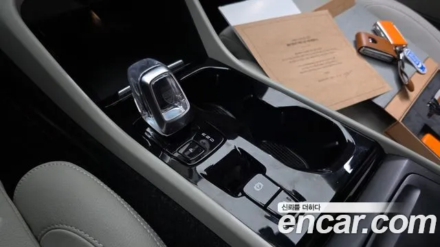 Вольво XC40 B4 Ultra Bright — Фото автомобиля 8
